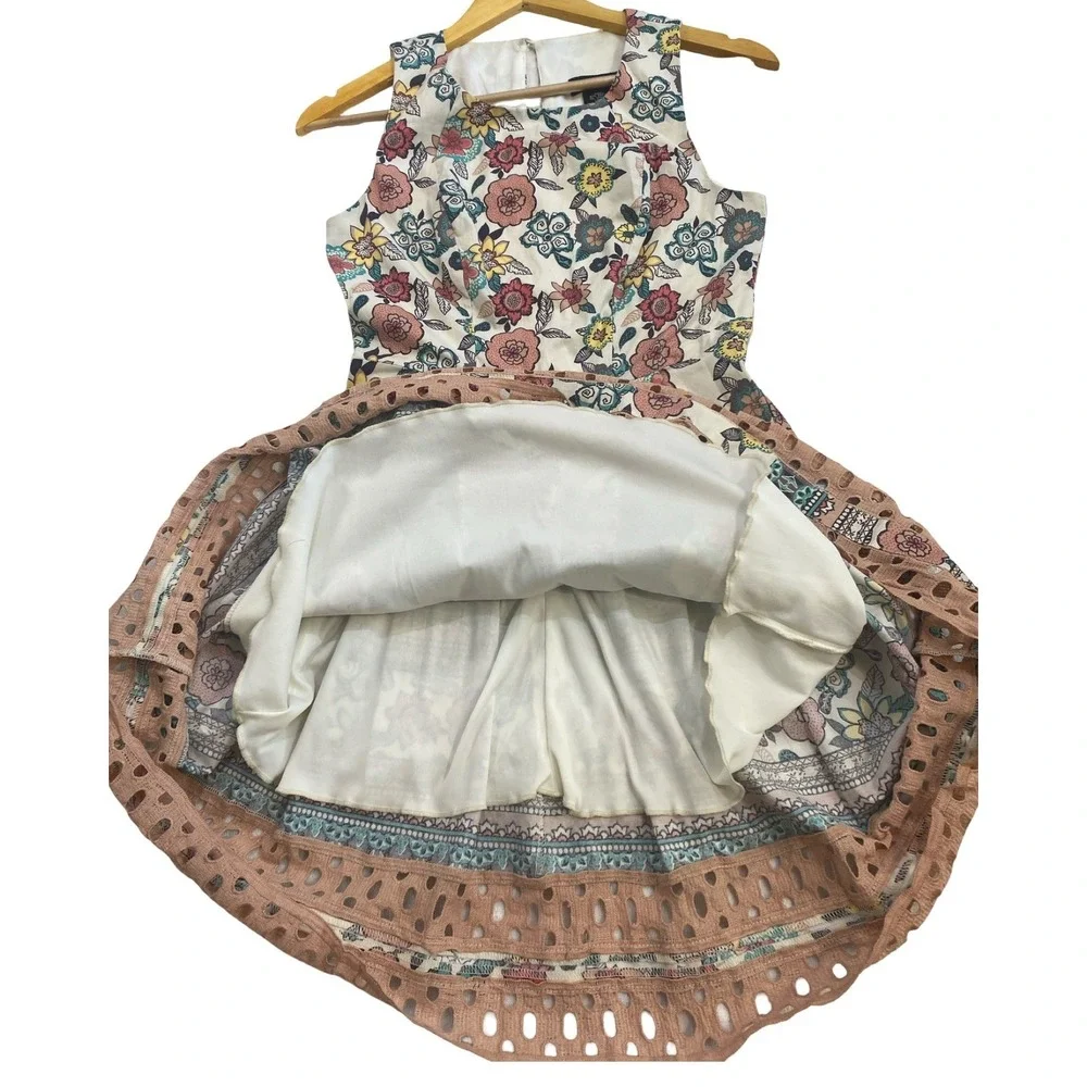 Teezeme Ivory Floral Pleated Mini Dress Size 3/4 Sleeveless Eyelet Pockets Cute‎ - Picture 11 of 13